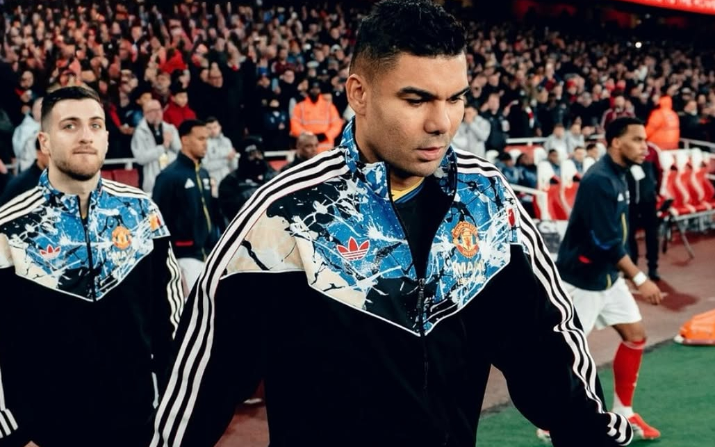新品タグ付　Sサイズ　 Manchester United Manchester Made: Man United x adidas x The Stone Roses | The Drop Date