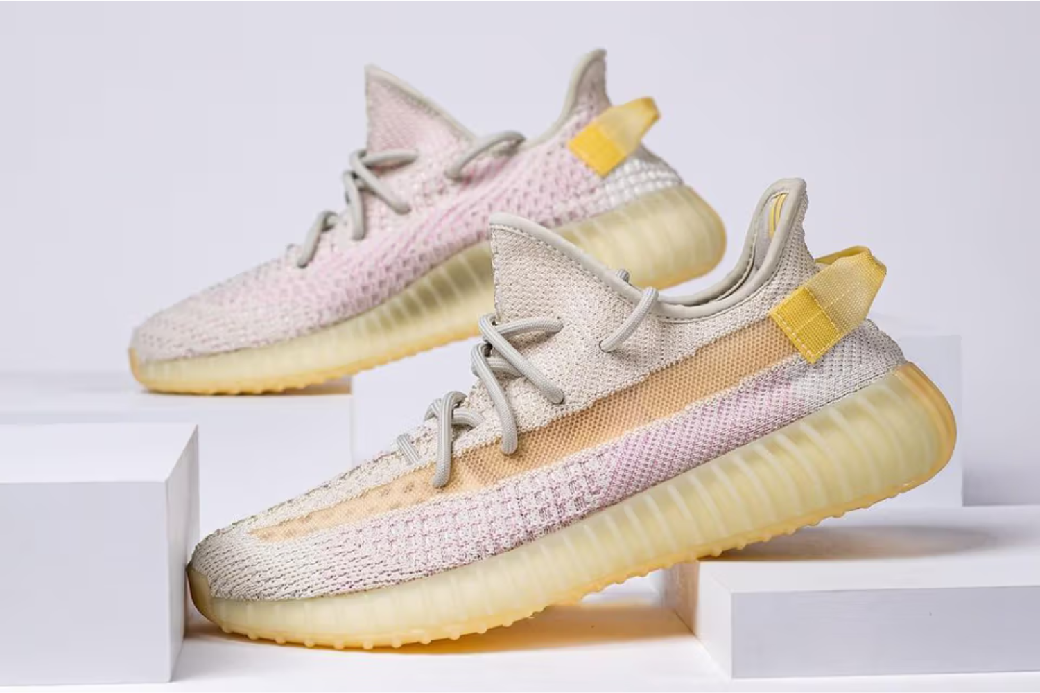 adidasyeezylight.png