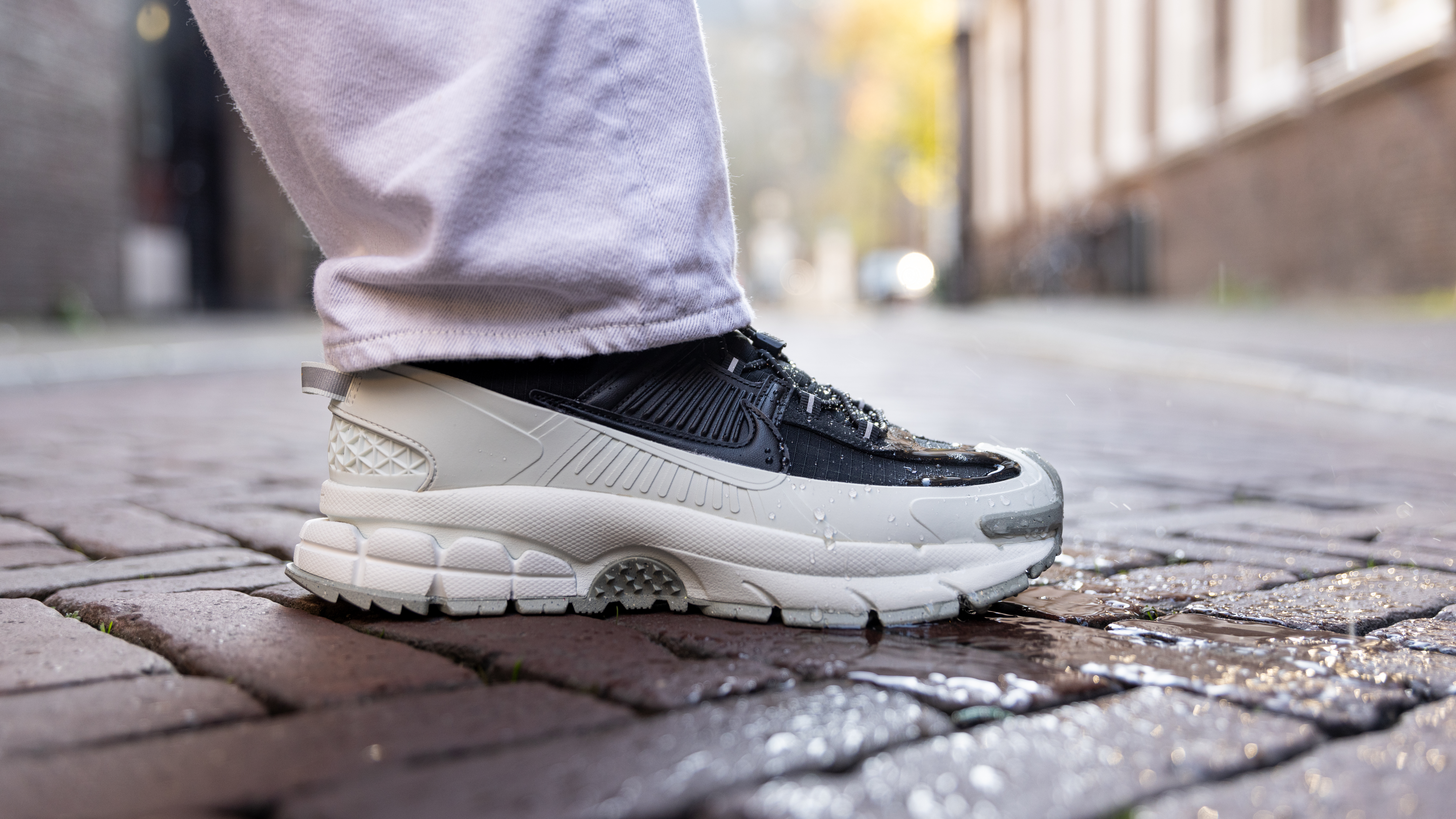 Nike Zoom Vomero Roam 'College Grey & White Gum' | HV4294-009