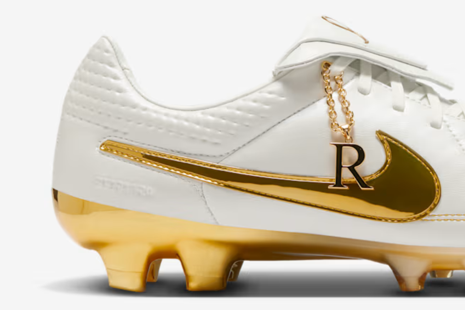 Ronaldinho-x-Nike-Tiempo-