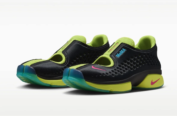 mome x air roft nike