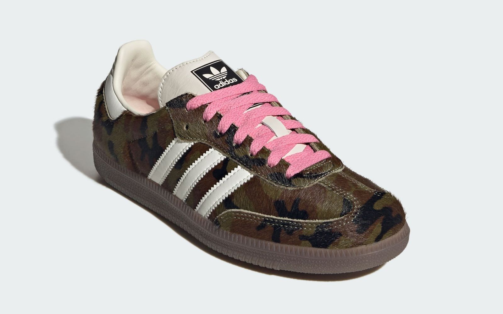 adidas Samba Camo Pony Hair Brown Camo met roze veters