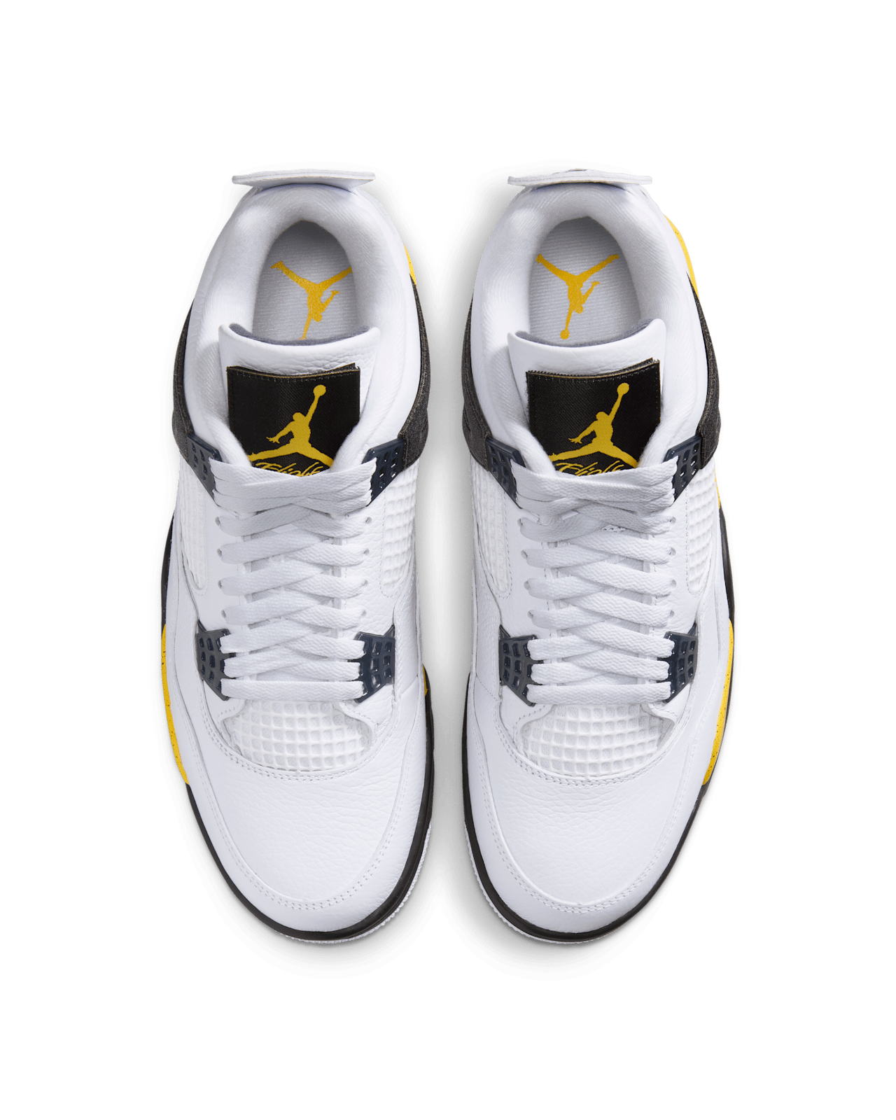 Air Jordan 4 Tour Yellow, bovenaanzicht van het paar