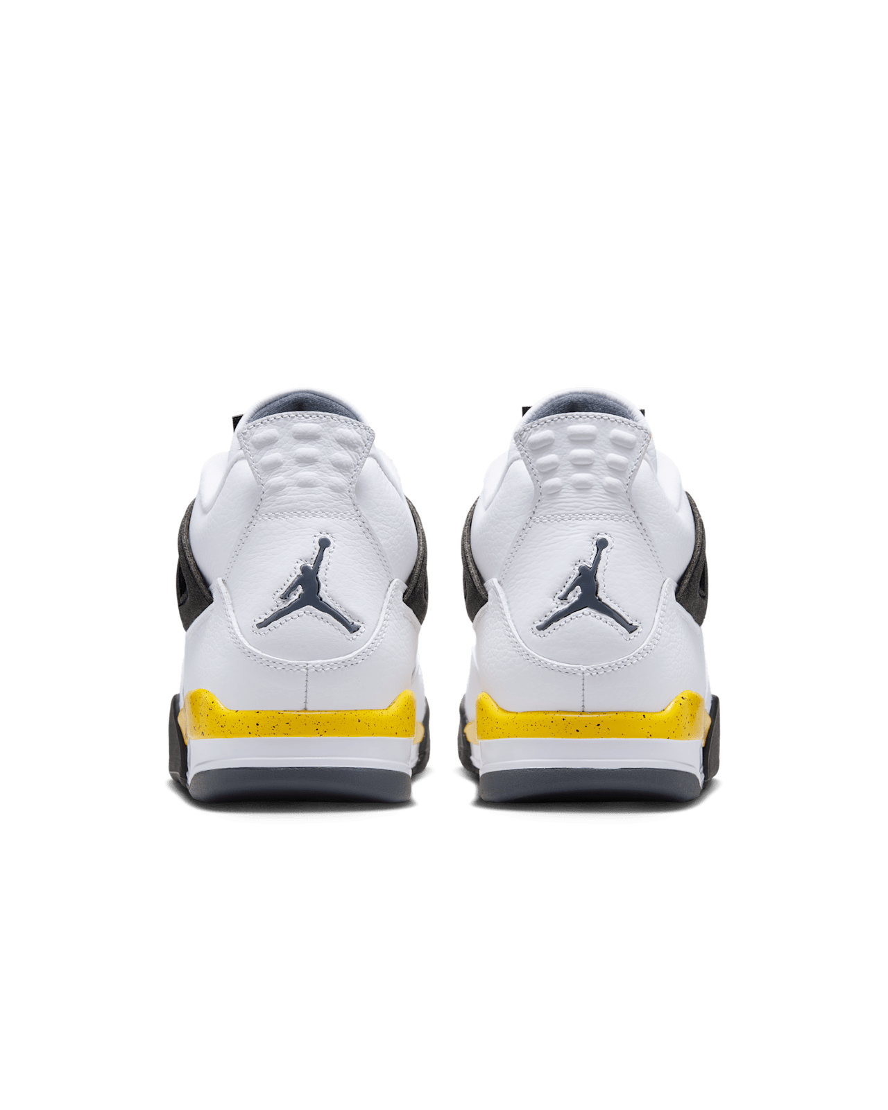 Air Jordan 4 Tour Yellow, achteraanzicht van het paar