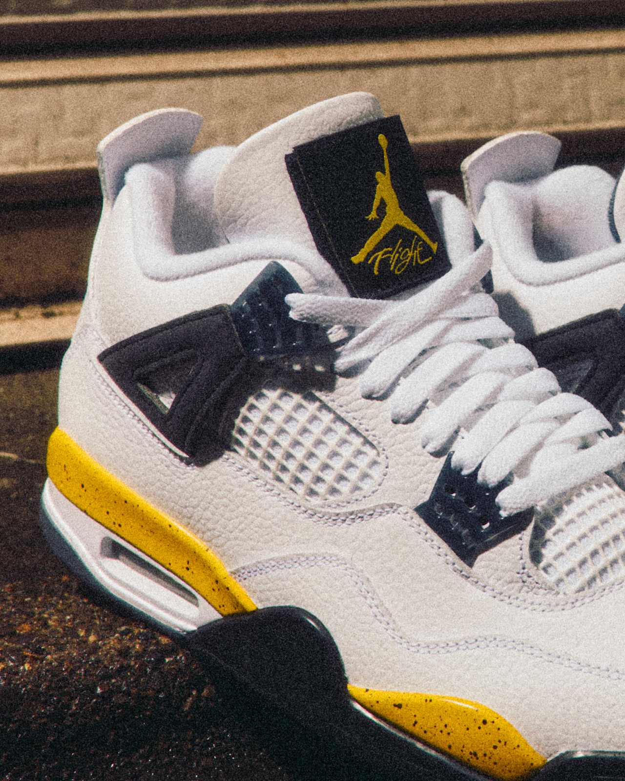 Air Jordan 4 Tour Yellow, detail van het Jordan Rare Air-tonglabel