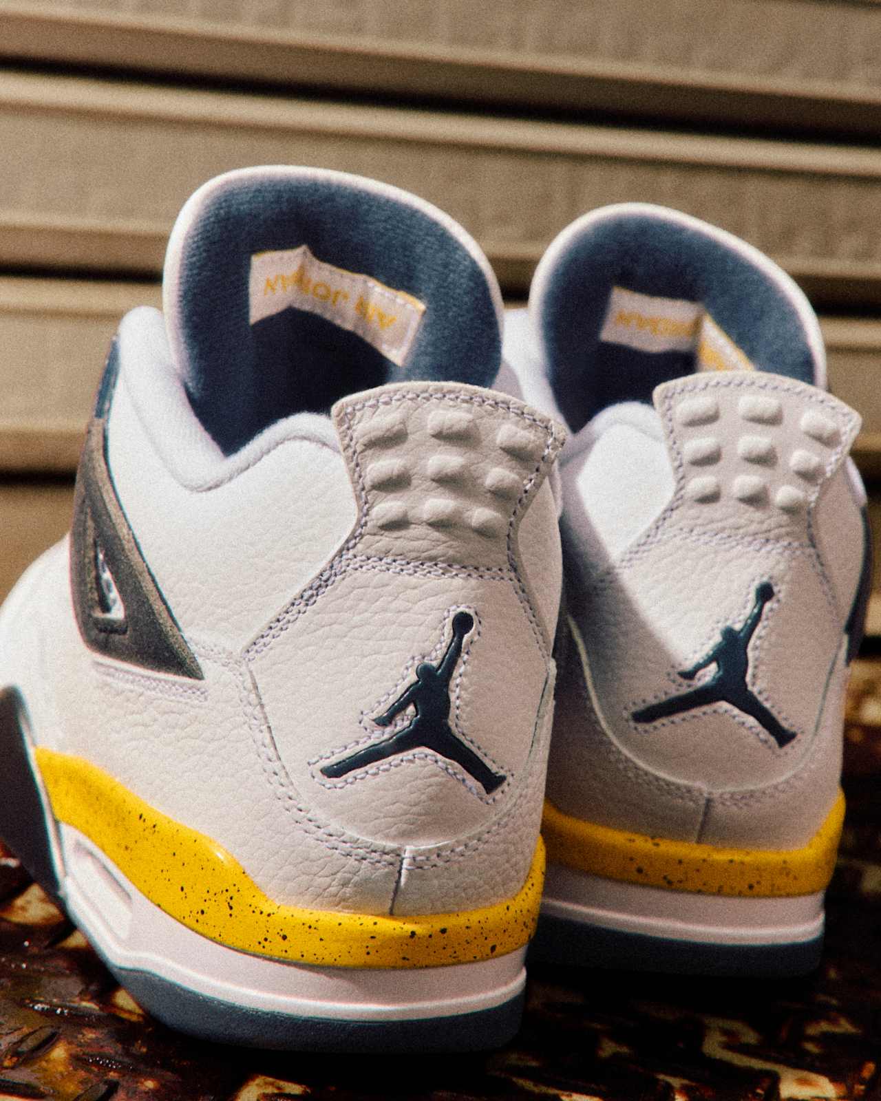 Air Jordan 4 Tour Yellow, hieldetail met Jumpman-logo
