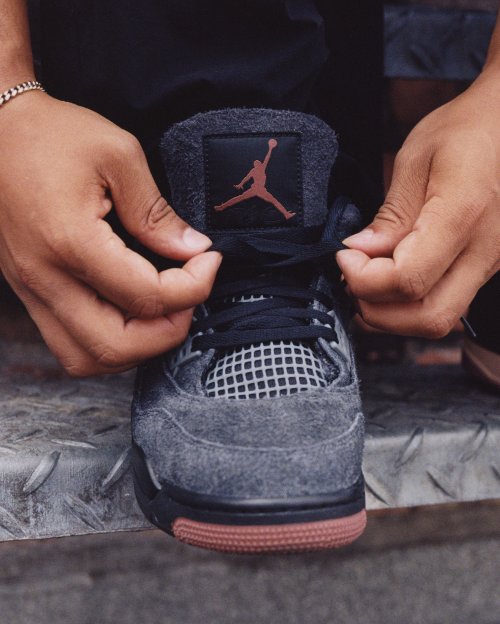 Air Jordan 4 London aan de voeten