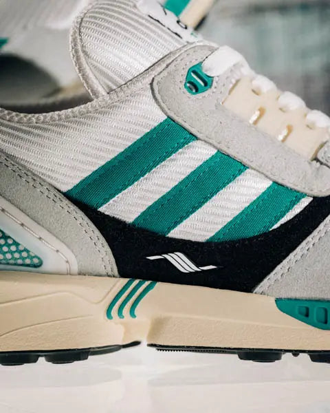 Stimmungsbild der OVERKILL x adidas ZX 'The Missing Link' Kampagne