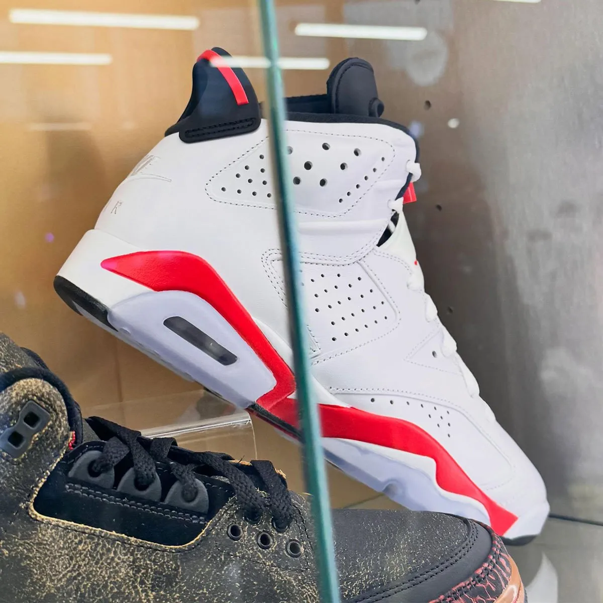Air Jordan 6 White Infrared CT8529-105 side view