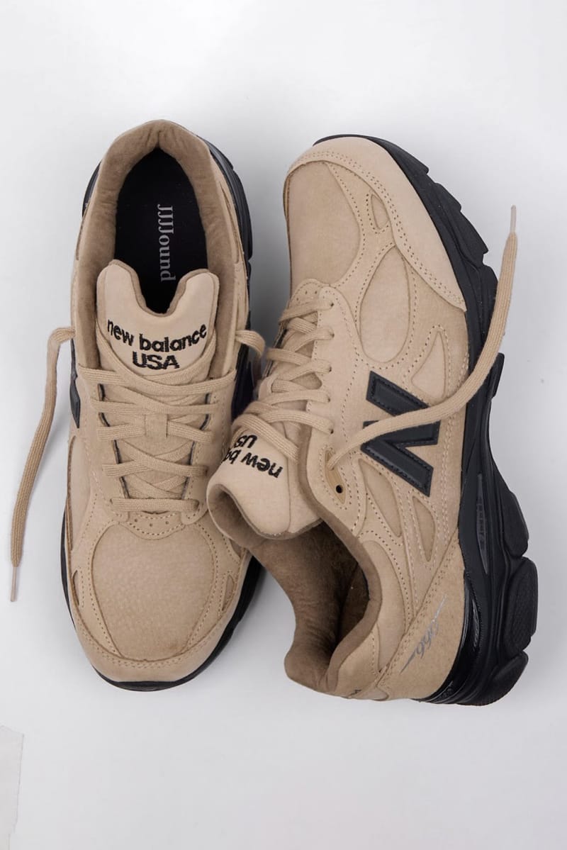 Detail JJJJound x New Balance 990v3 met zwarte N en zool