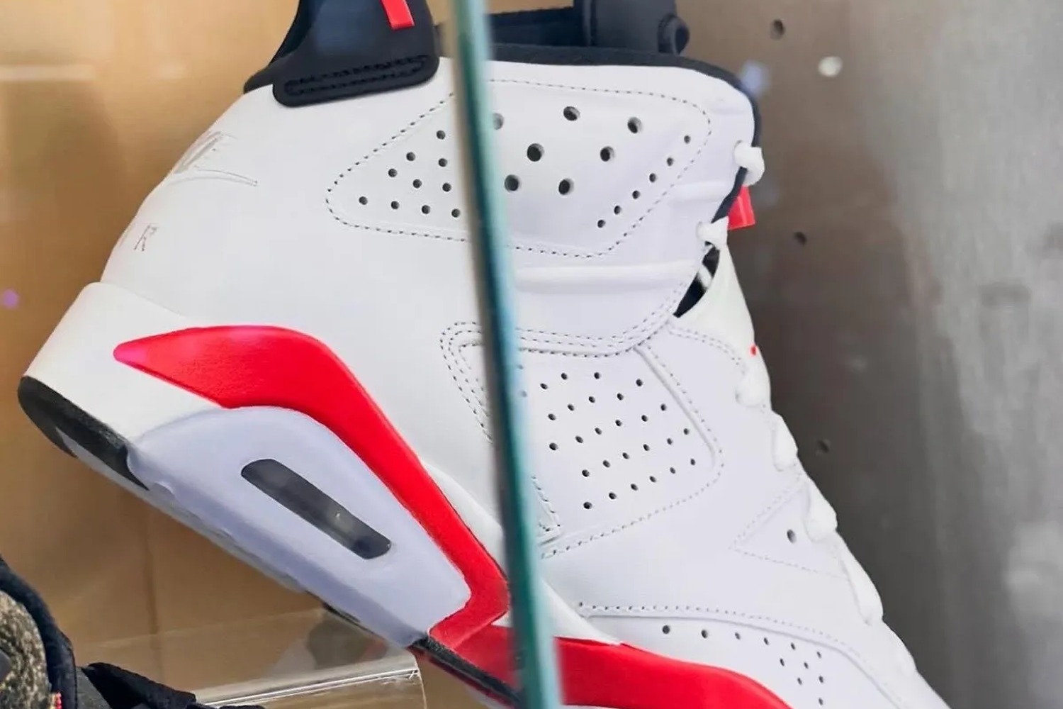 Air Jordan 6 'White Infrared' 2026 (CT8529-105) side view