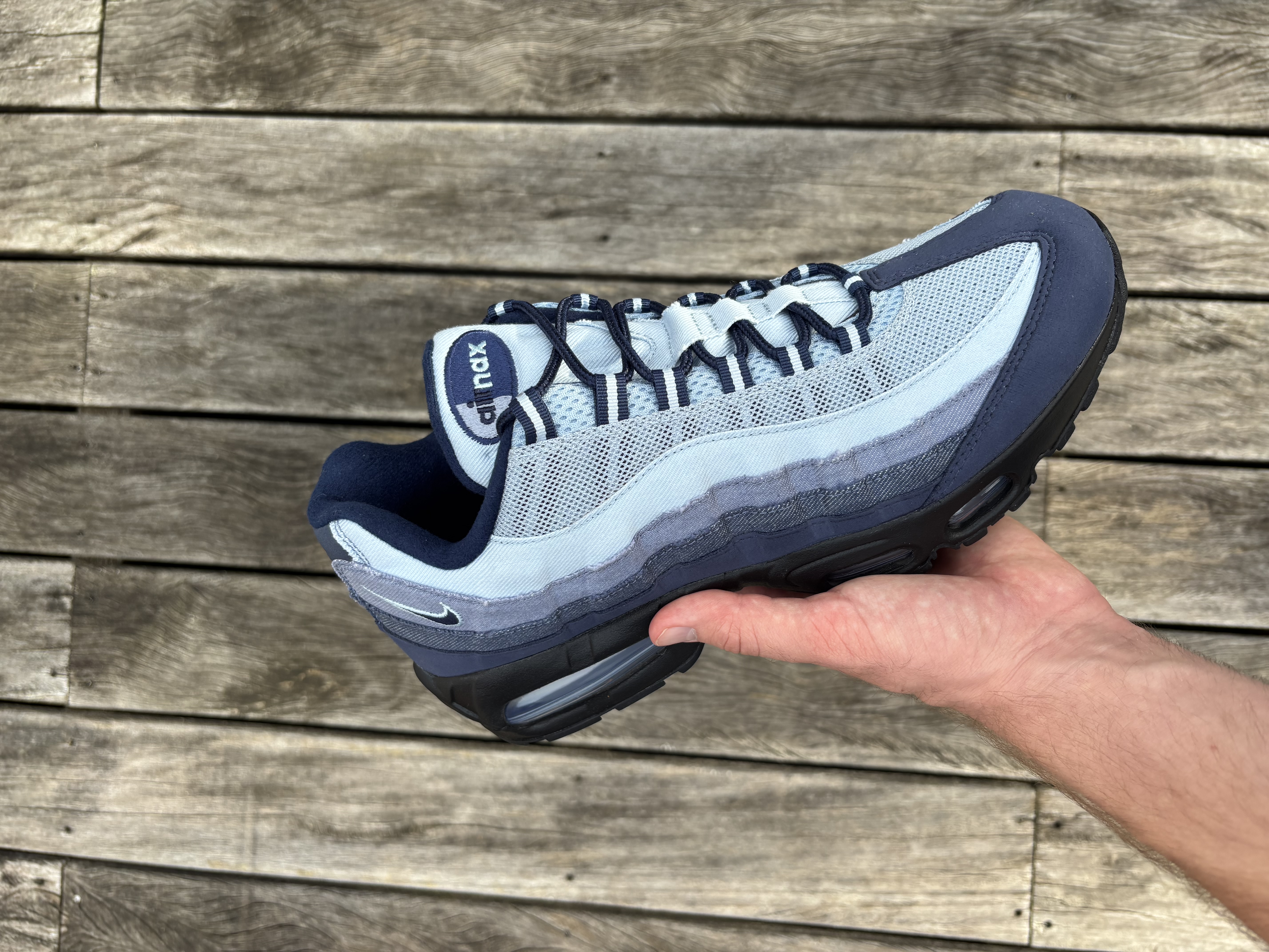 Nike Air Max 95 Big Bubble in blauwe denim – in de hand