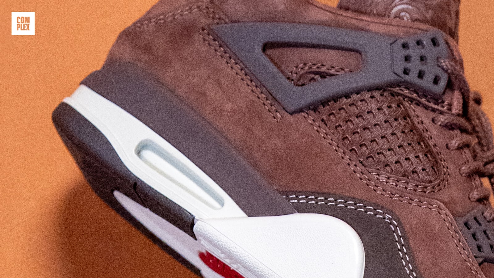 Air Jordan 4 Bin 23 in Braun
