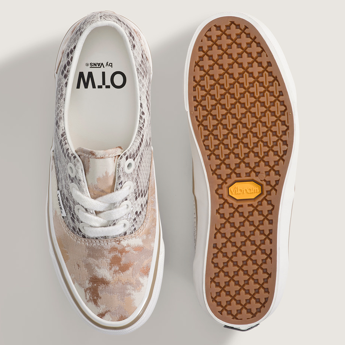 Vans OTW Era Snakeskin in Gebrochen-Weiß, andere Perspektive (VN00114BIGC)