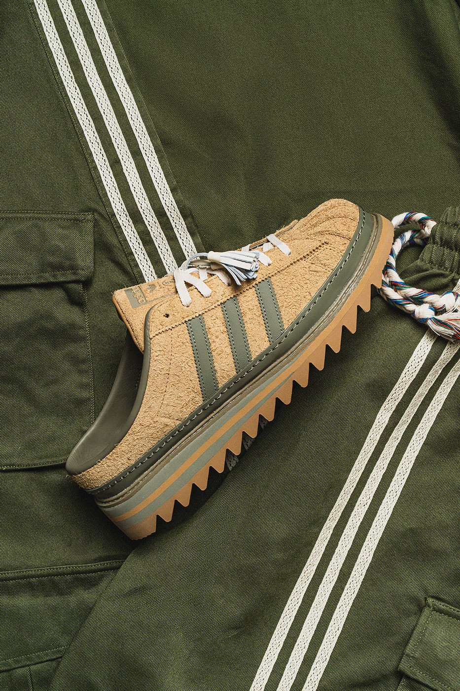 CLOT Sawtooth Mule op het cargojack uit de collectie