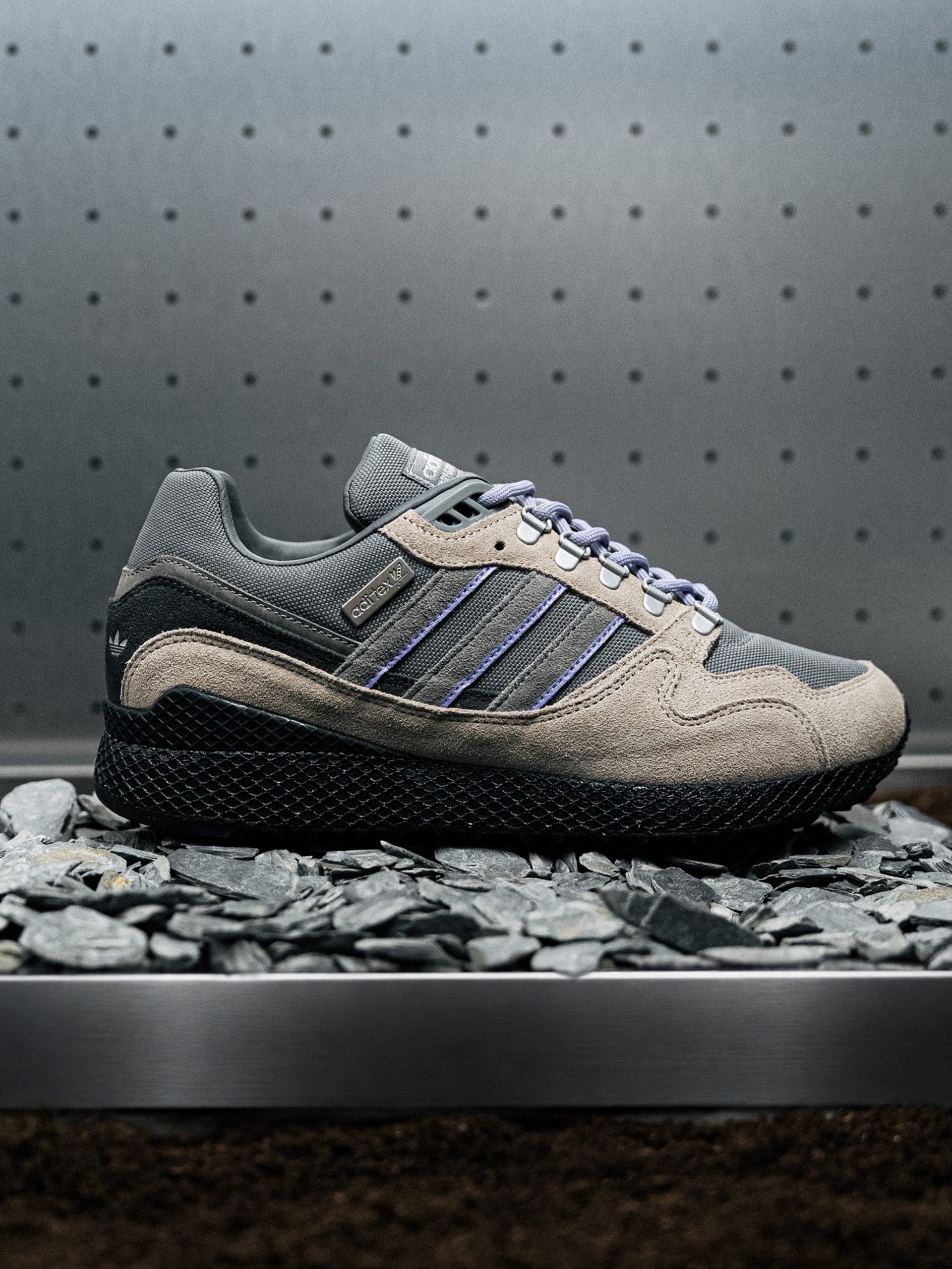 adidas Oregon Ultra Tech Aditex grijze versie zijaanzicht