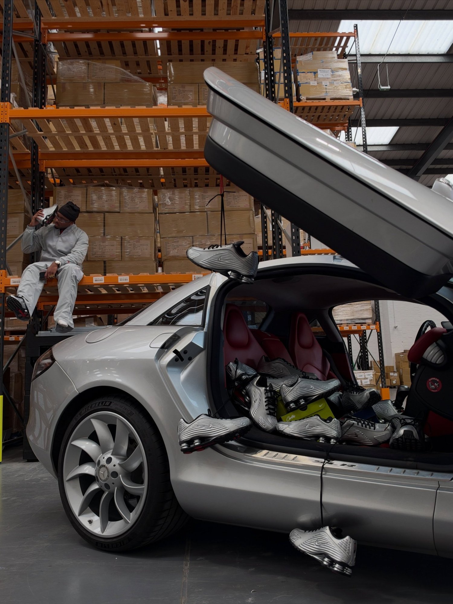 Mercedes SLR voller Corteiz x Nike Shox R419-Paare