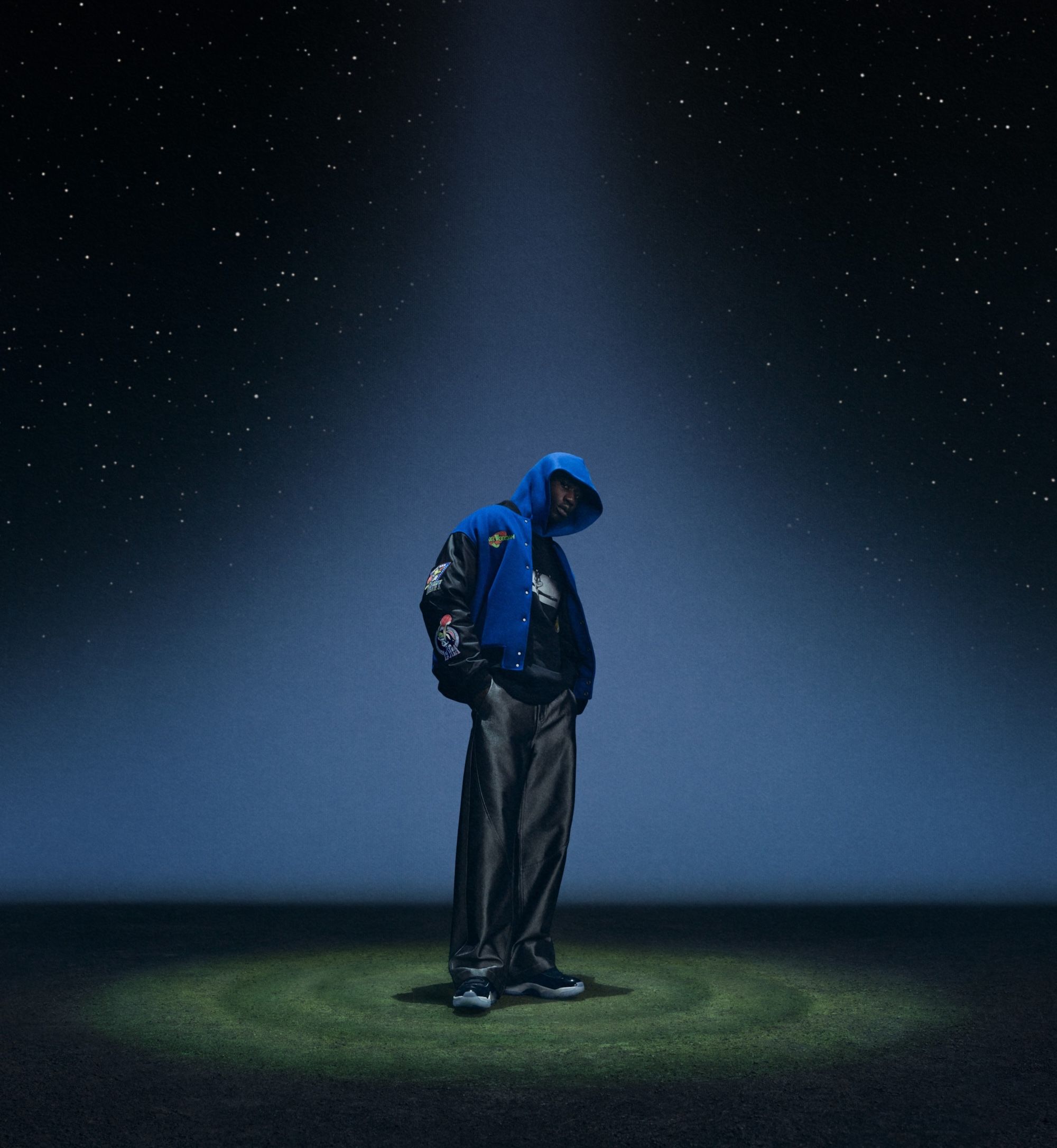 Varsity jacket uit de Space Jam-collectie met de Air Jordan 11 'Space Jam'