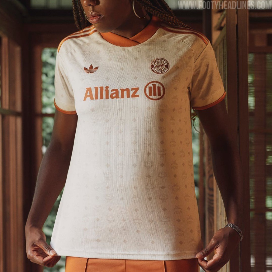 Special adidas x FC Bayern x MCM jersey in off-white with cognac details