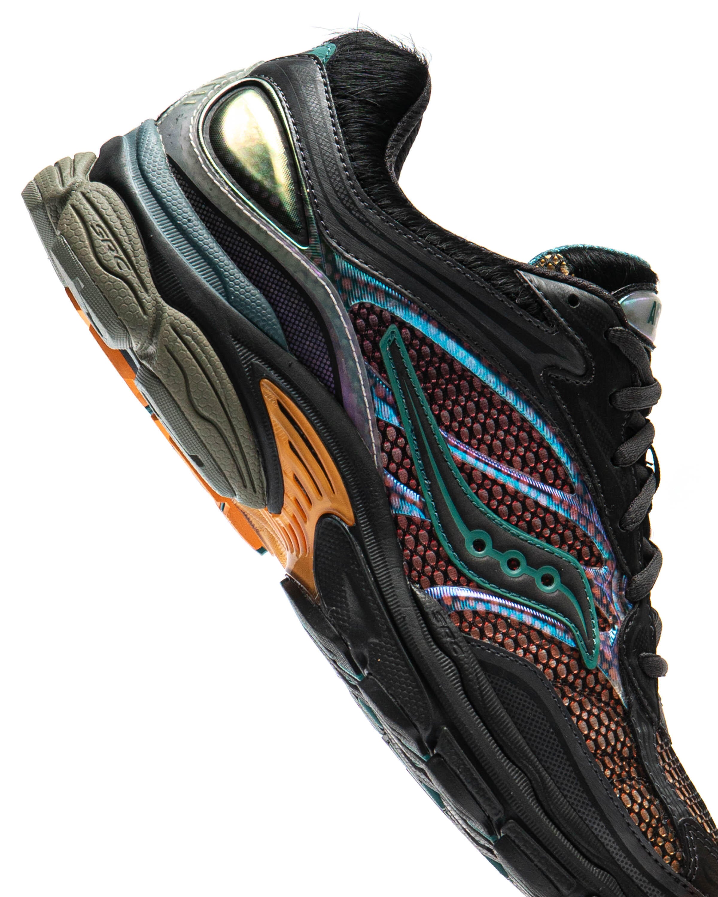 afew x Saucony ProGrid Omni 9 'Tara Hawk' close-up van de upper