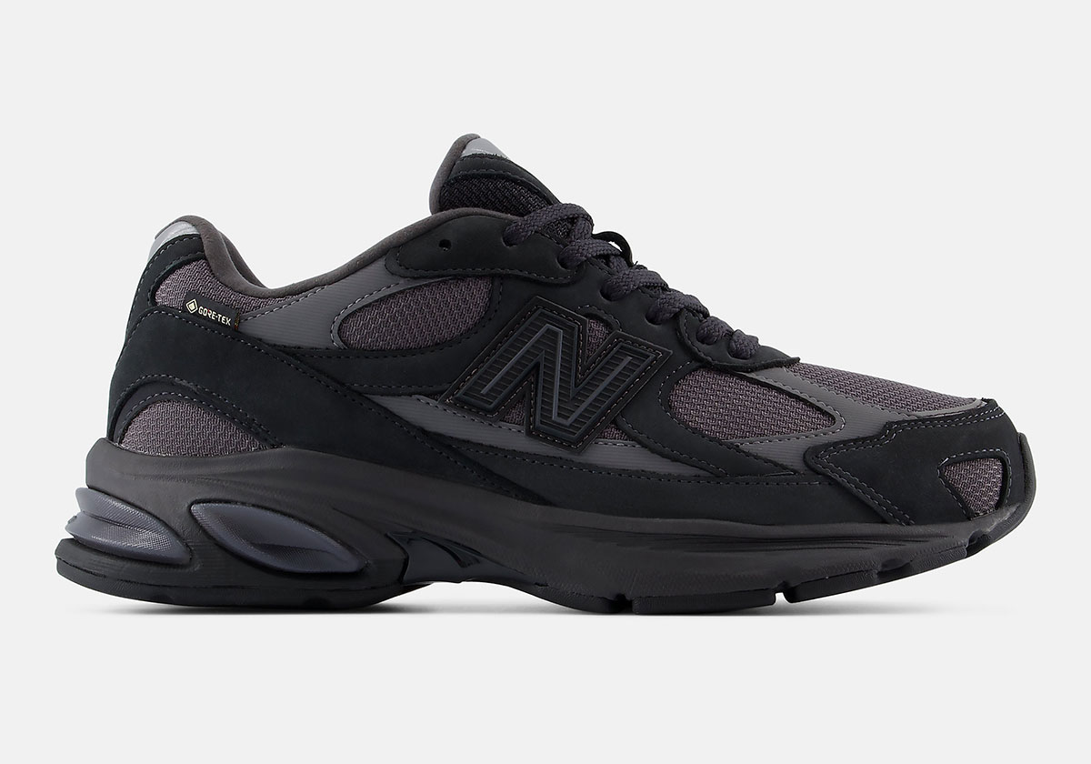 New Balance 2010 Gore-Tex Black/Field Green side view