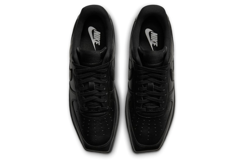 Nike Air Force 1 Square Toe Triple Black Draufsicht