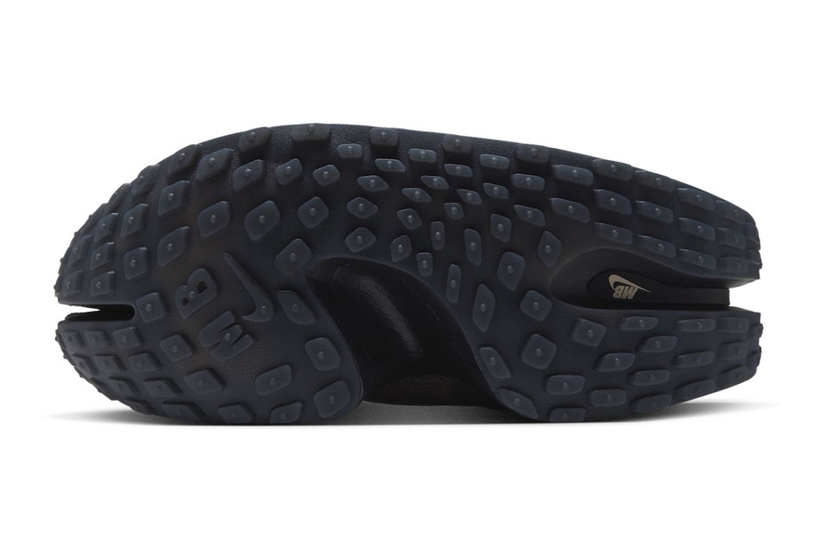Waffle-style outsole of the Nike Rift Rocker Black/White