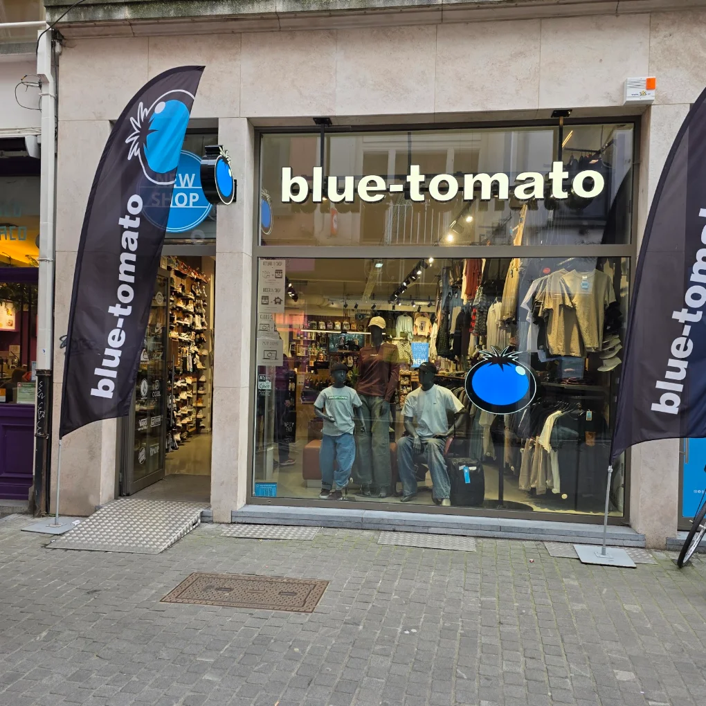 blue tomato 