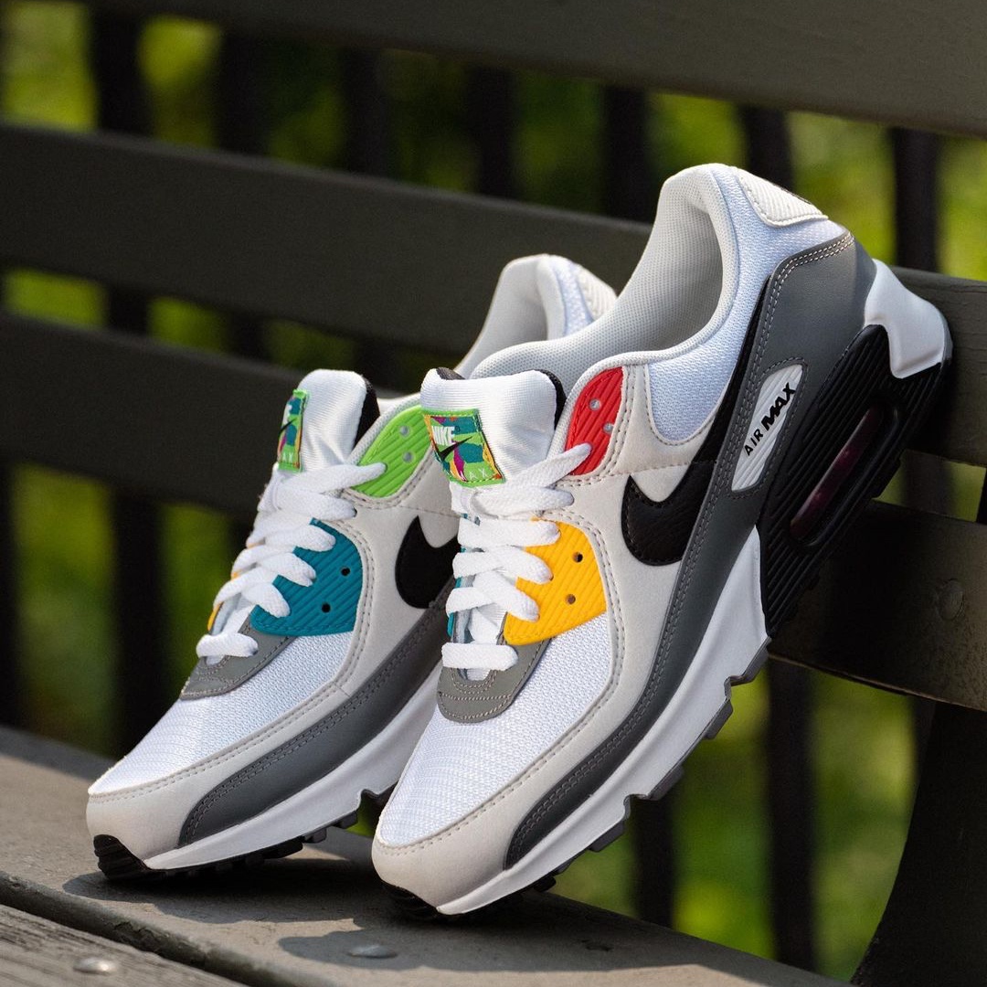 Air Max 90 Peace Love Swoosh