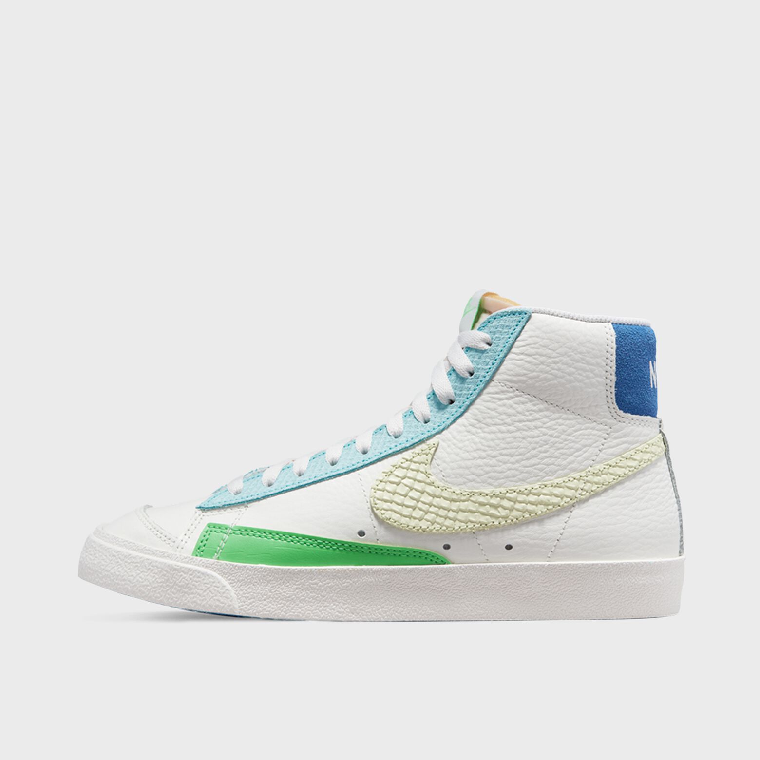 Nike WMNS Blazer Mid 77
