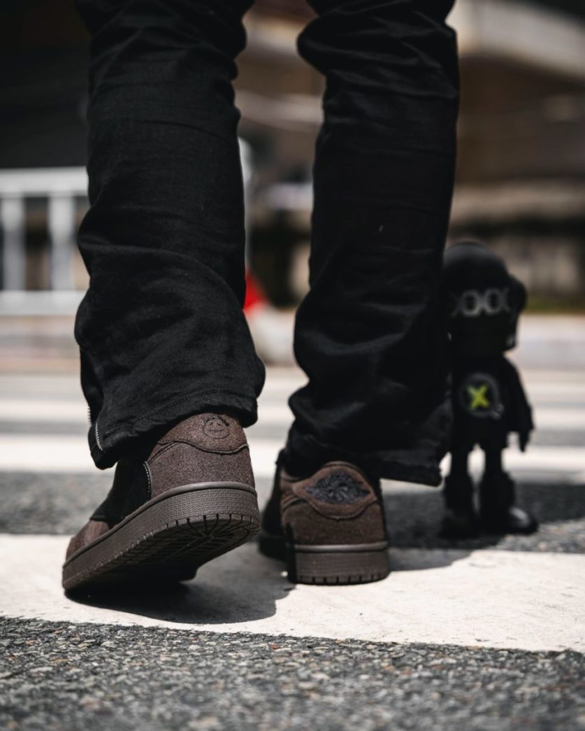 Travis Scott x Air Jordan 1 Low OG 'Velvet Brown'