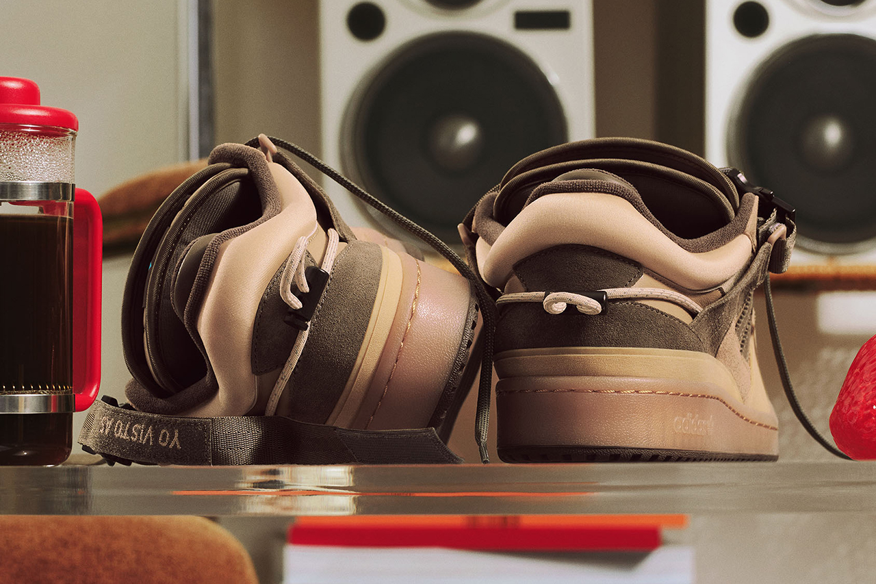 Bad Bunny Forum Buckle Low 'The First Café'