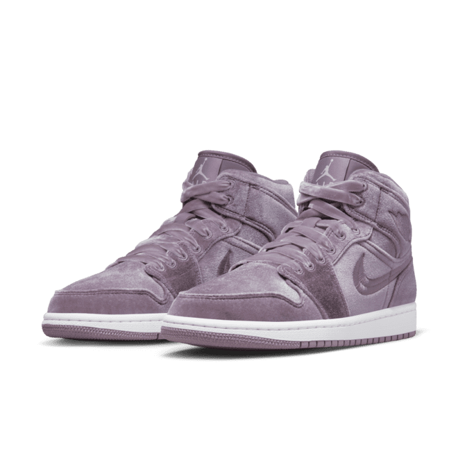 Air Jordan 1 Mid SE WMNS 'Purple Smoke'