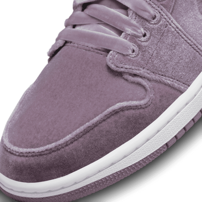 Air Jordan 1 Mid SE WMNS 'Purple Smoke'