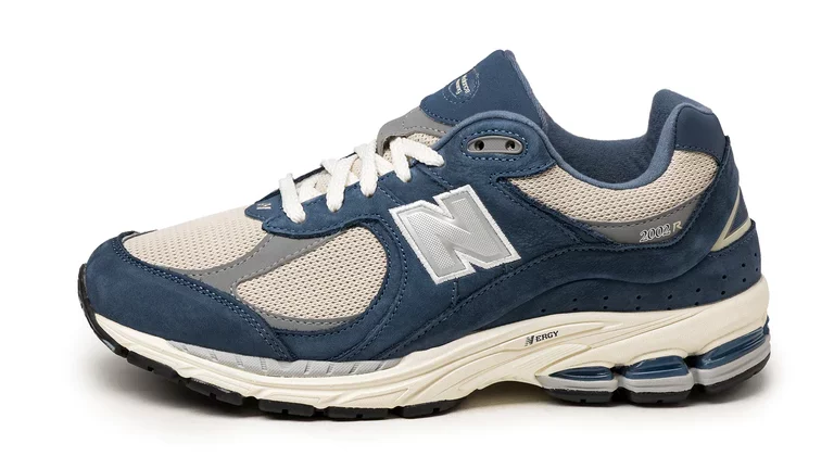 retro running sneakers