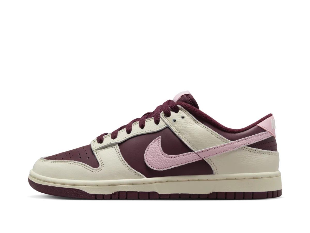 Nike Dunk Low 'Valentine's Day'