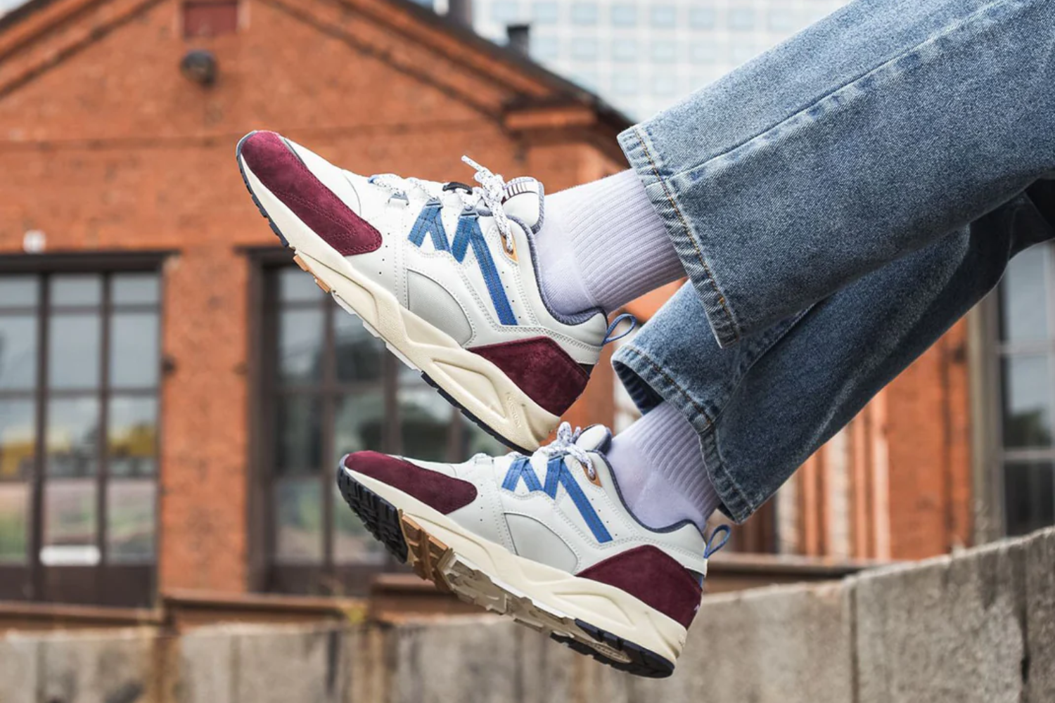 Karhu Fusion 2.0 'Rhododendron' on feet