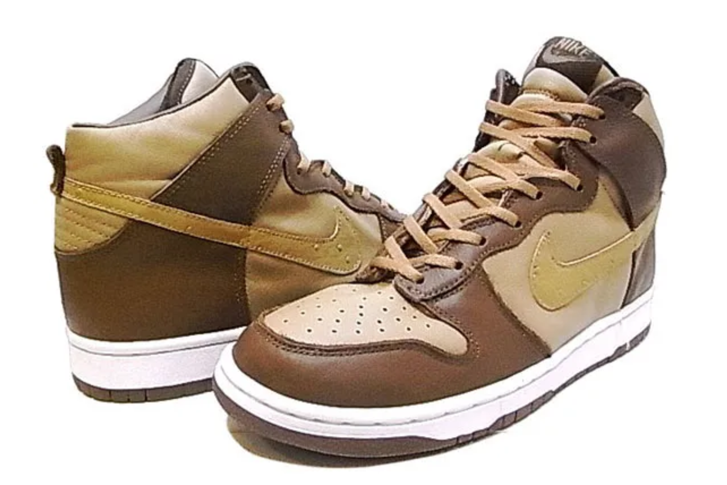 Stüssy x Nike Dunk 2001