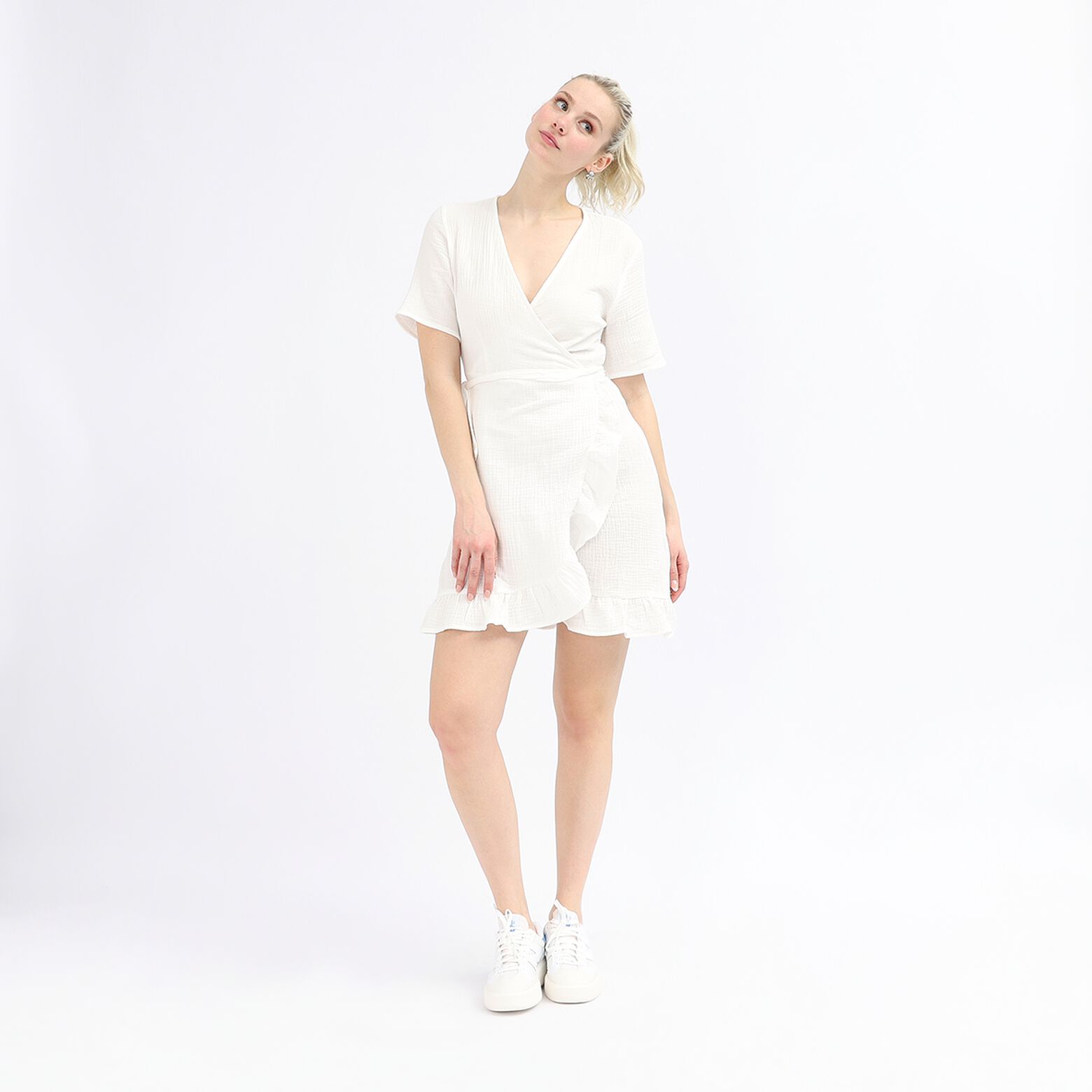 weißes Kleid
