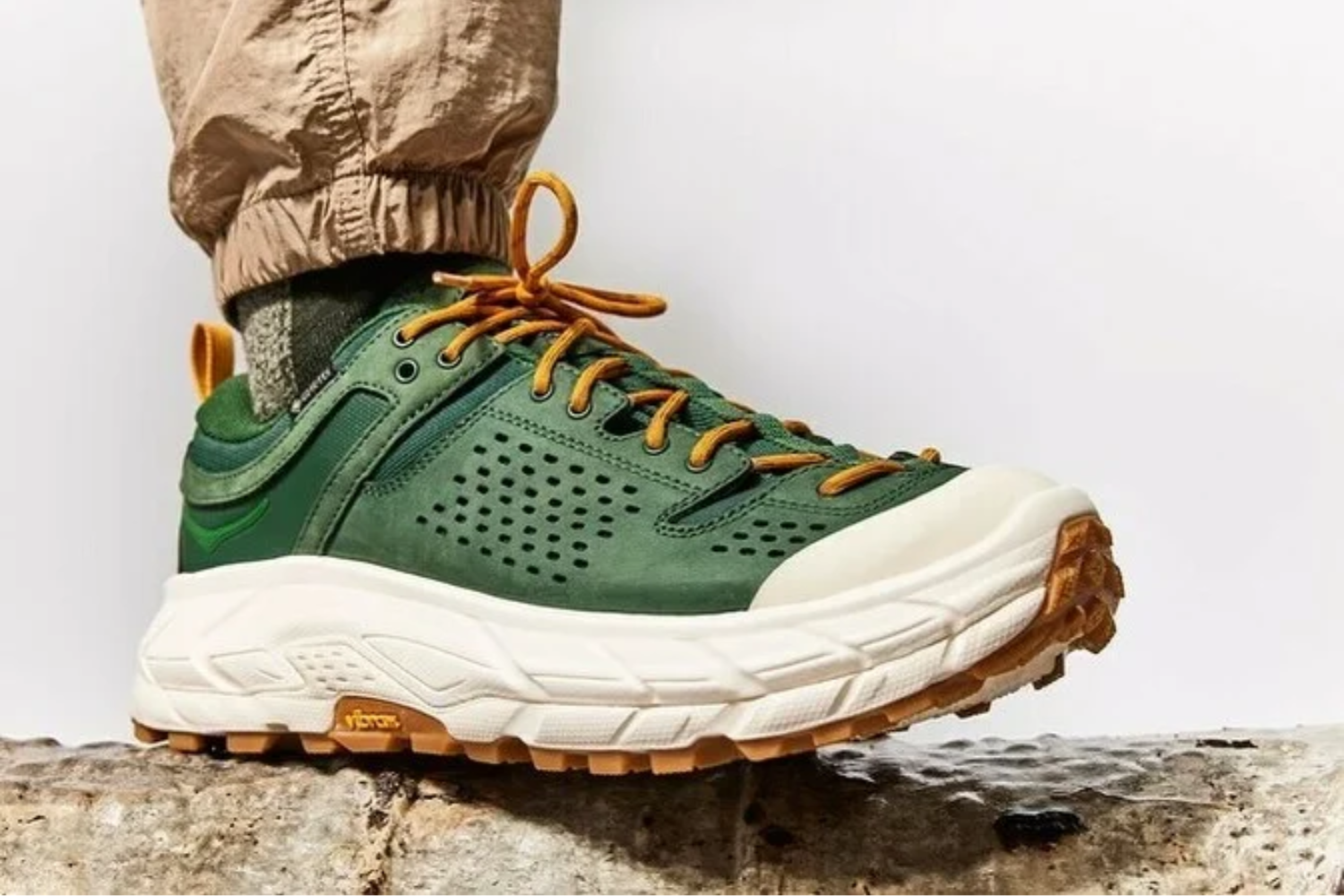 hoka tor ultra