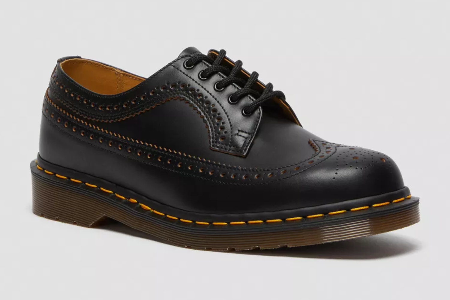 The Dr. Martens Sizing Guide - Sneakerjagers | Sneakerjagers