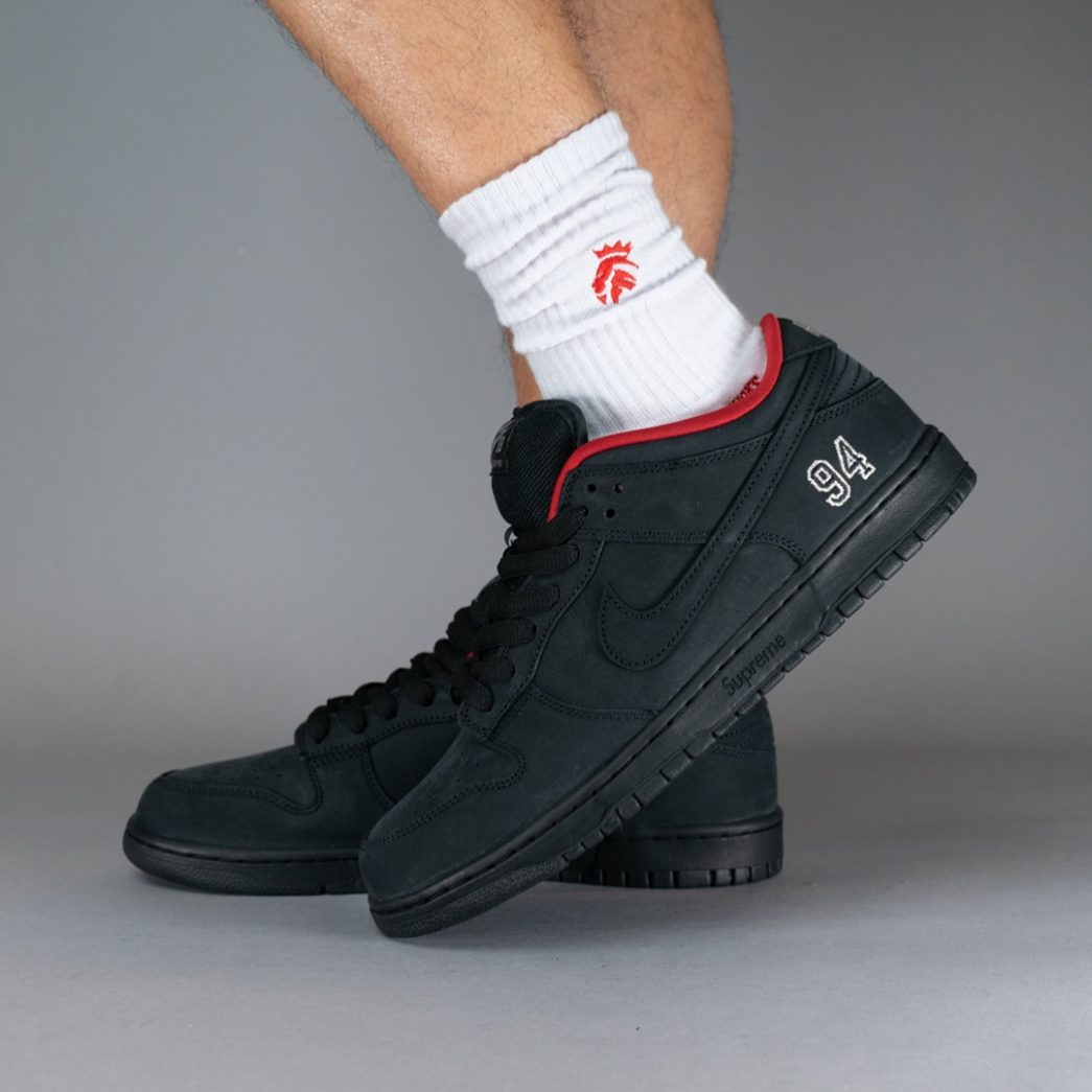 【24cm】Supreme nike SB dunk low 黒 Black The Supreme x Nike SB Dunk Low Pack Is Finally Here