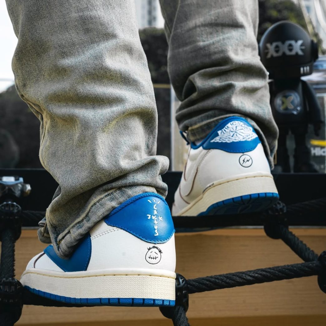Travis Scott x Fragment Design x Air Jordan 1 Low