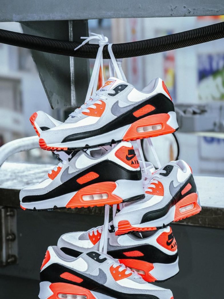 Nike Air Max 90 'Infrared'