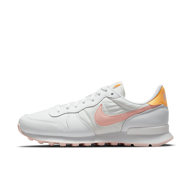 Nike Internationalist WMNS 'Orange Pearl' DM3076-100