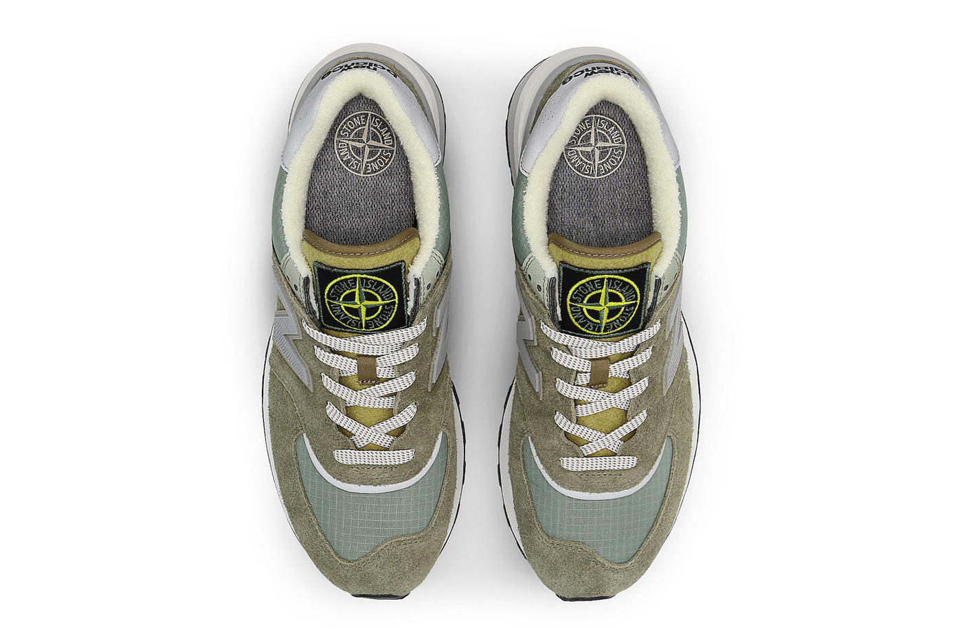 The Stone Island x New Balance 574 Legacy van boven