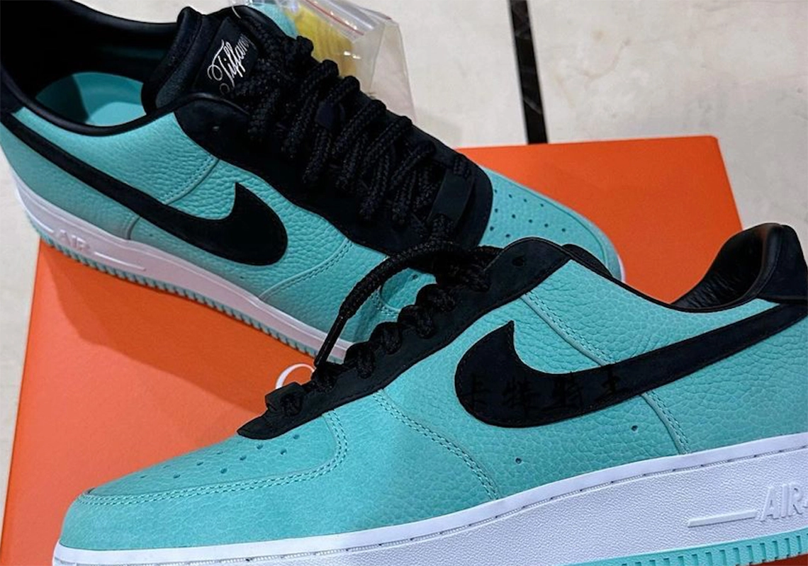 Blue Tiffany & Co x Nike Air Force 1 on box