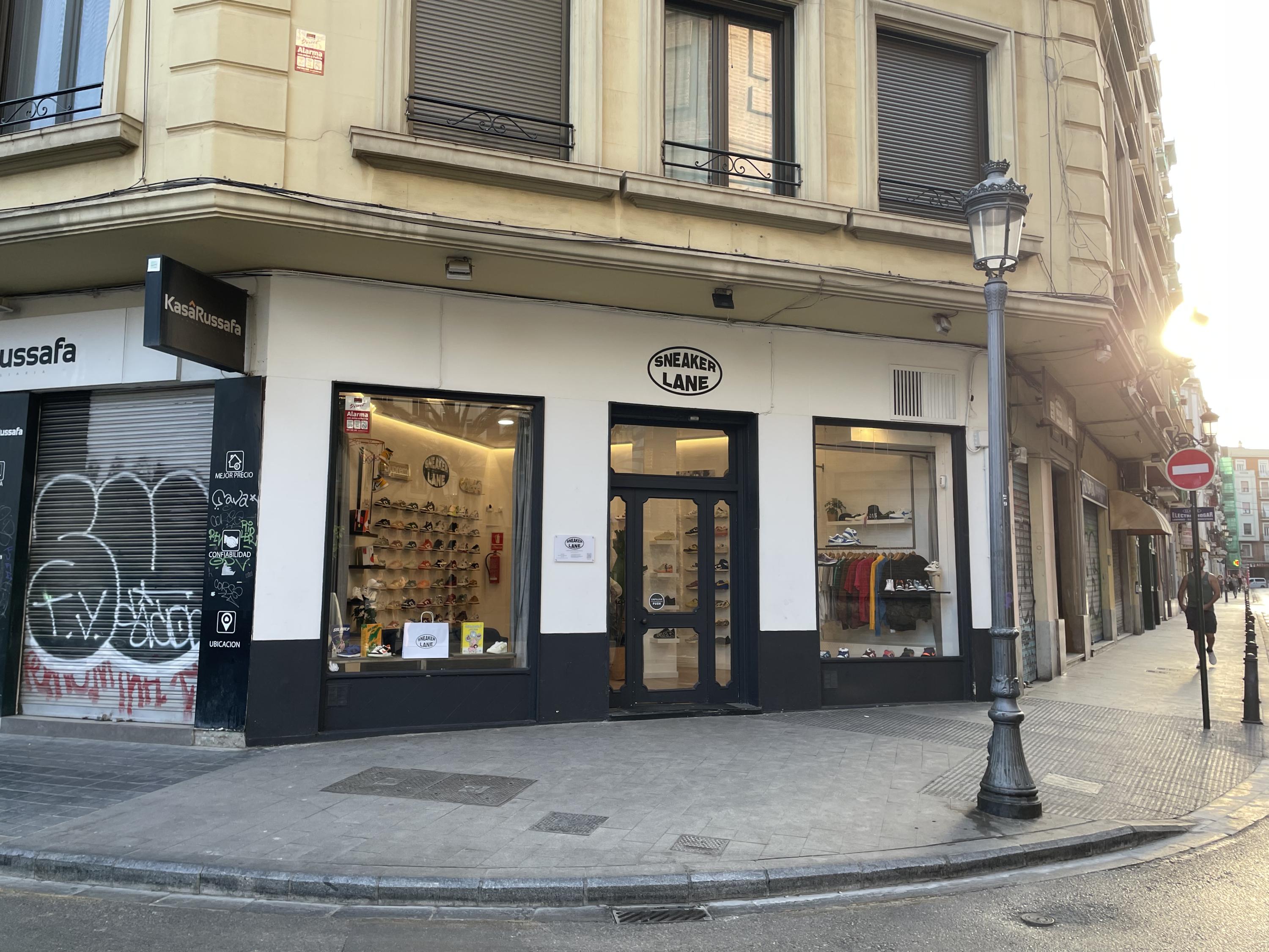Sneaker Lane in Valencia