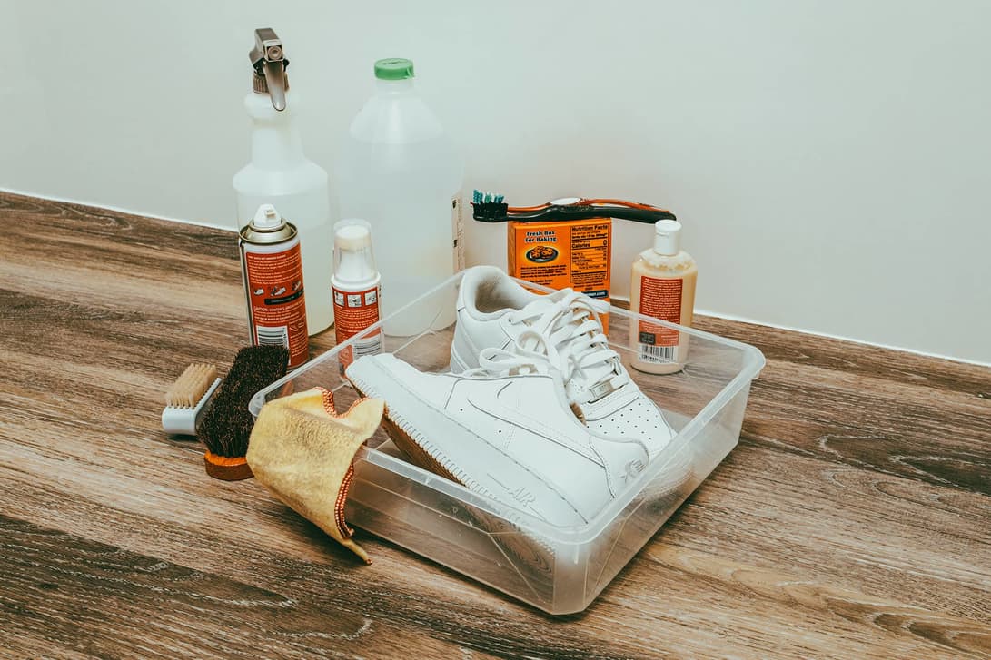 Sneaker schoonmaakset om sneakers schoon te maken