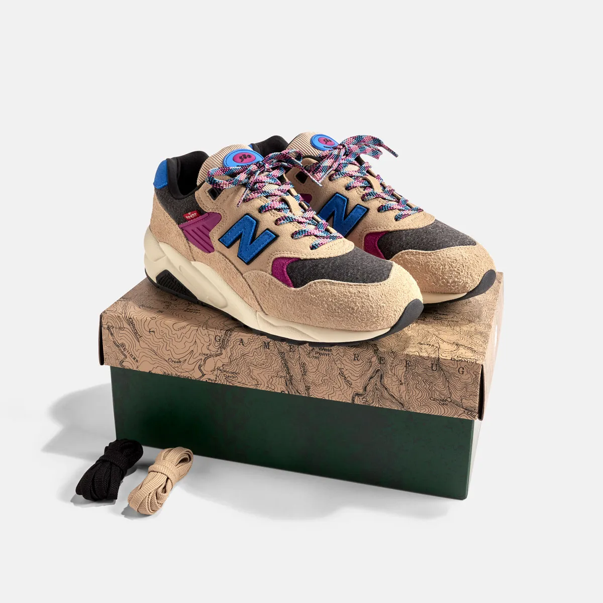 Levi's x New Balance 580